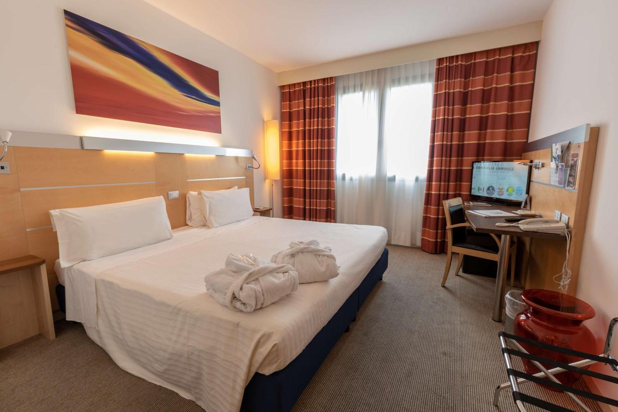 Comfort King Room,1274535211:JPEG