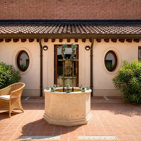 Boutique Rooms 3 0-2